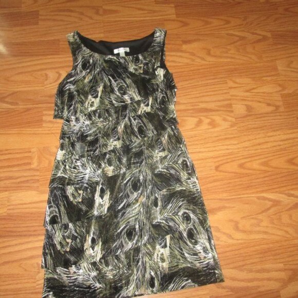 Dressbarn Size 4 Layered Sleeveless Dress - Picture 1 of 1